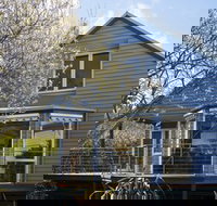 Boatshed Villa Yellow Door - Accommodation Brisbane