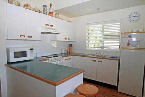 Beach Shack On The Lagoon - Accommodation Brisbane 4