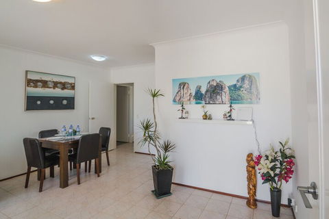 Cosy Murdoch Home - Accommodation Brisbane 2