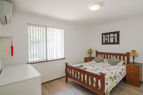 Cosy Murdoch Home - Accommodation Brisbane 1