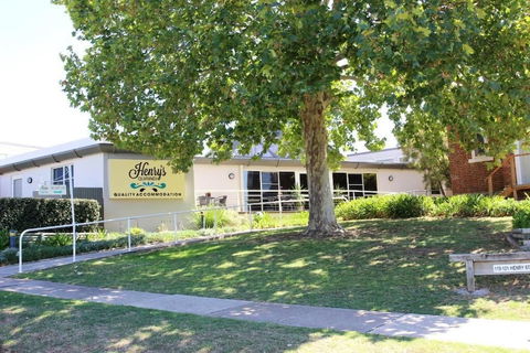 Henry's Quirindi - Accommodation Brisbane 5