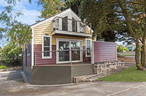 JOHANSSONS PERCH COTTAGE - Accommodation Brisbane 3