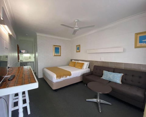 Surf Street Motel - Accommodation Brisbane 5