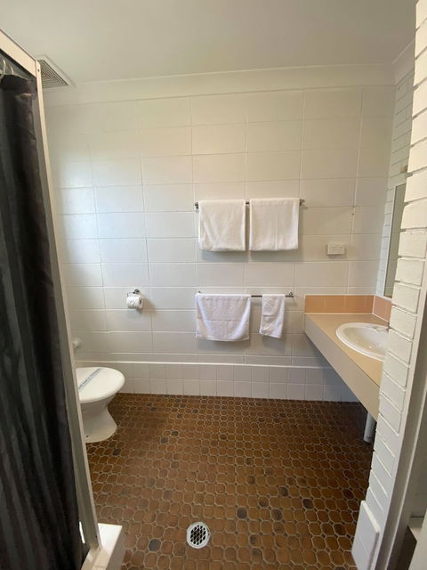 Surf Street Motel - Accommodation Brisbane 2