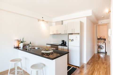 LANCE, 1BDR Melbourne Apartment - Accommodation Brisbane 4