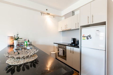 LANCE, 1BDR Melbourne Apartment - Accommodation Brisbane 2