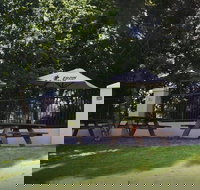 Bateau Bay Hotel - Accommodation Brisbane