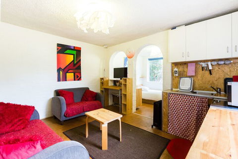 REID, Fitzroy Studio Apartment - Accommodation Brisbane 2