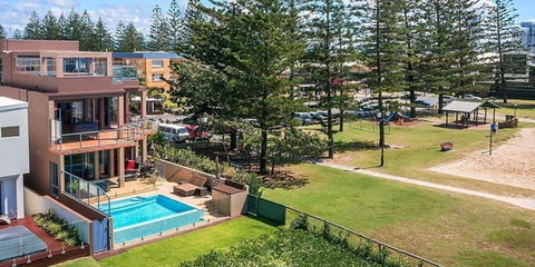 Absolute Beachfront Holiday House - Accommodation Brisbane 2