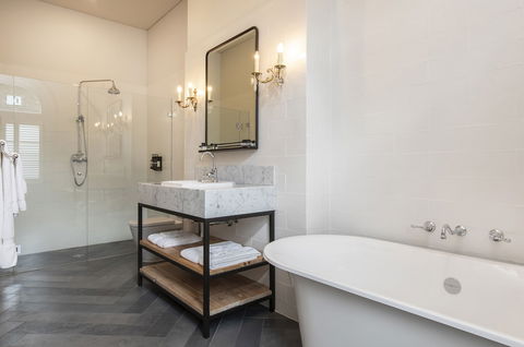 The Crafers Hotel - Accommodation Brisbane 5