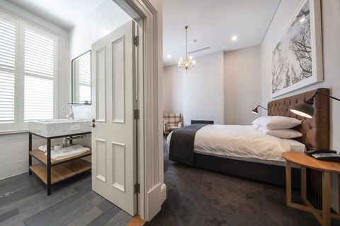 The Crafers Hotel - Accommodation Brisbane 4