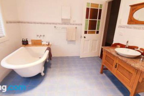 Ironbark Estate - Accommodation Brisbane 6