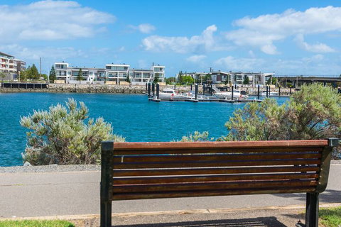 Port Adelaide Harbourside Home - Accommodation Brisbane 3