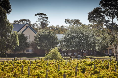 Balgownie Estate Winery Retreat & Restaurant - Accommodation Brisbane 3