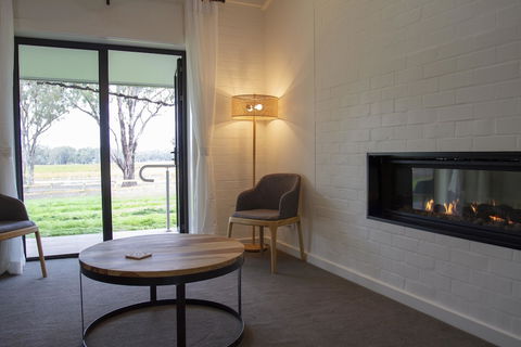 Balgownie Estate Winery Retreat & Restaurant - Accommodation Brisbane 1
