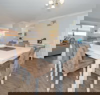 Pebble Pde 1 / 14 Fingal Bay - Accommodation Brisbane