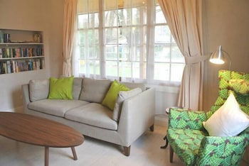 La Maisonette - Gorgeous 2 Bedroom - Accommodation Brisbane 2