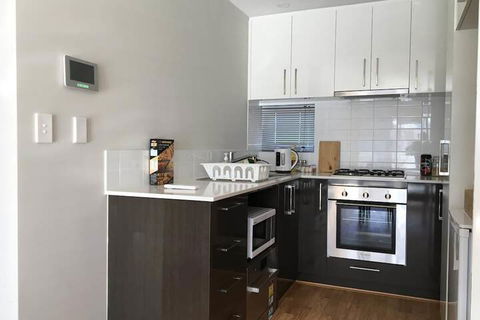 Apartment In Queens Park - Accommodation Brisbane 6