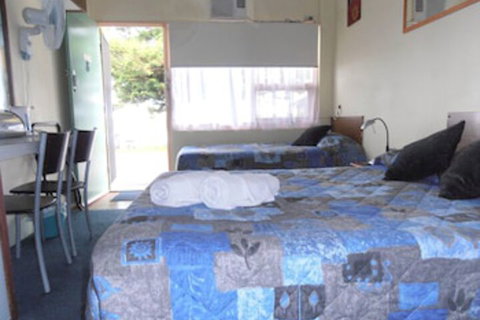 Black Swan Waterfront Motel Not Suitable For Children - Accommodation Brisbane 6