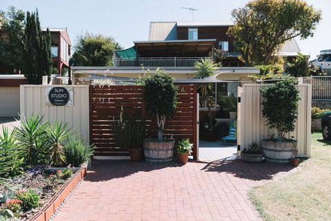 Sun Studio At Quinns Beach - Accommodation Brisbane 0