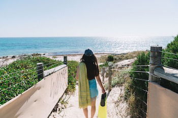 Sun Studio At Quinns Beach - Accommodation Brisbane 1
