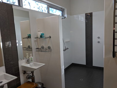 Hanover Bay Apartments - Accommodation Brisbane 5