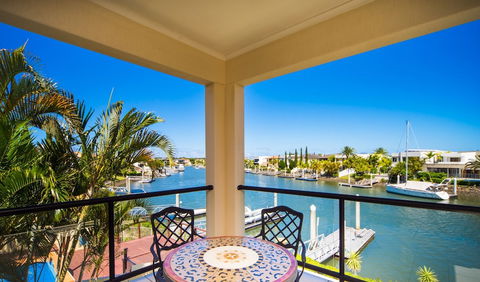 LUXE At Sanctuary Cove - Accommodation Brisbane 5