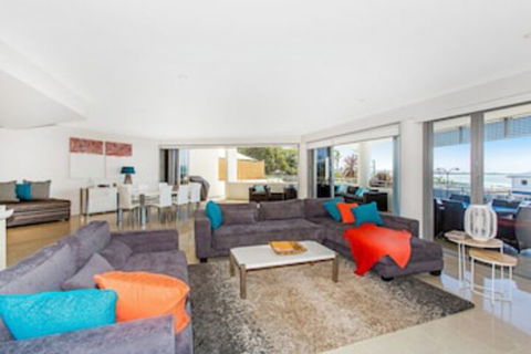 KINGSCLIFF OCEAN FRONT TERRACE 4 - Accommodation Brisbane 0
