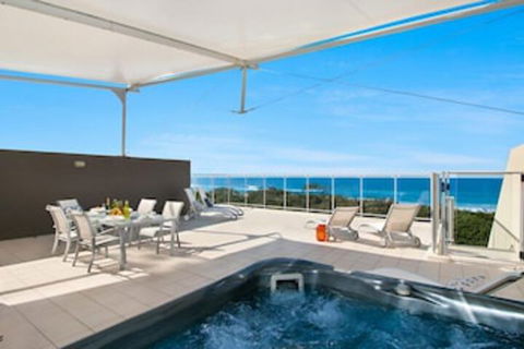 LUXURY BALE PENTHOUSE & JACUZZI SPA 1328 NORTH CULTURE - Accommodation Brisbane 0