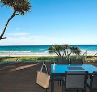 Hedges Avenue Beach House - Accommodation Brisbane