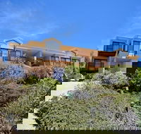 Dromaius 5 - Great Views of The Snowy Mountains - Accommodation Brisbane