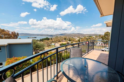 Torino 3 - Lake Jindabyne & Snowy Mountain Views - Accommodation Brisbane 1