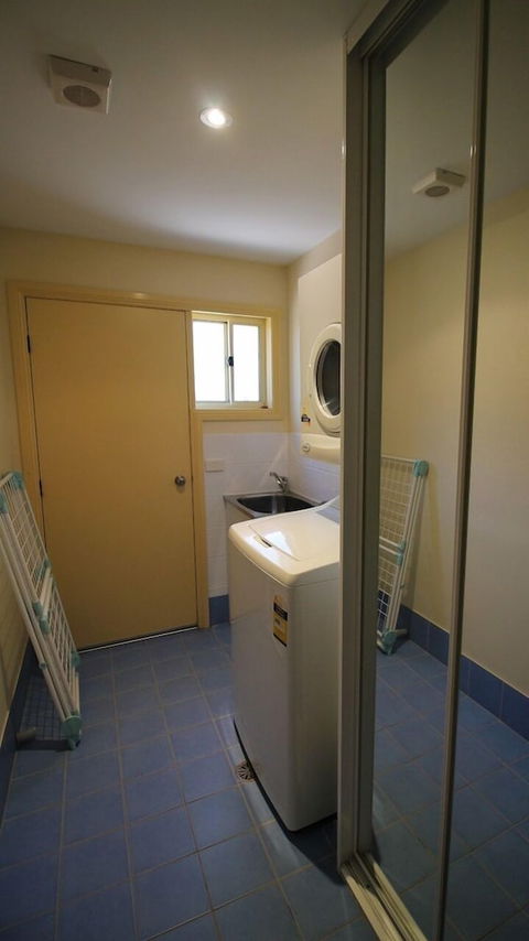 Torino 3 - Lake Jindabyne & Snowy Mountain Views - Accommodation Brisbane 0