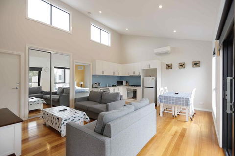 Apollo Bay Seal Apartments - Accommodation Brisbane 3