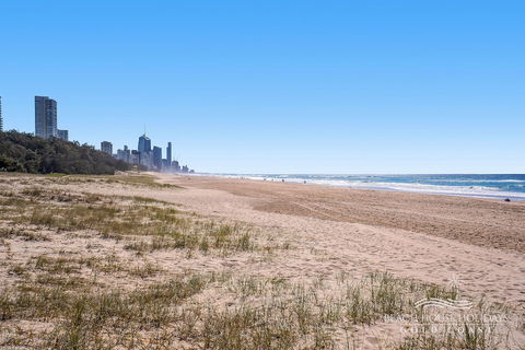 True Beachfront Beach House - Accommodation Brisbane 4