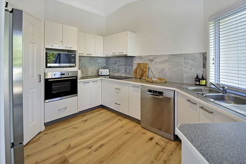 Advance Place - Accommodation Brisbane 2