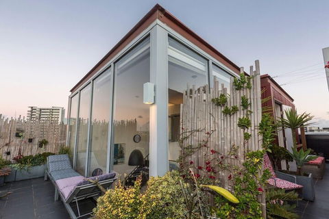 Loft Penthouse With Startling City Views + Parking - Accommodation Brisbane 1