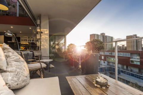 Loft Penthouse With Startling City Views + Parking - Accommodation Brisbane 0