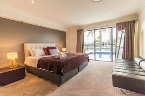 T E Peters Waterfront Holiday Home - Accommodation Brisbane 0