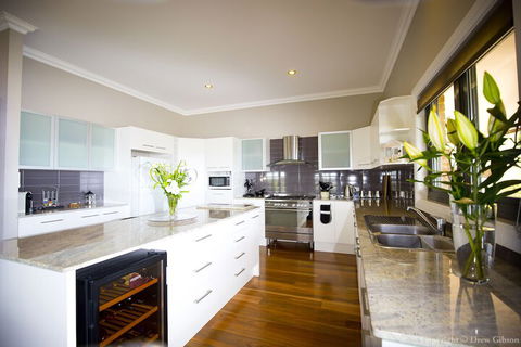 Paradise Hill - Accommodation Brisbane 1