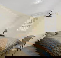 Newport Home Stay and Lodge