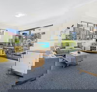 Beachside Delight Near Convention Centre - Accommodation Brisbane