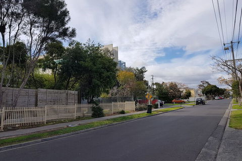 Clayton Apartment - Accommodation Brisbane 5