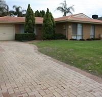 Canal Time Holiday Home - Accommodation Brisbane