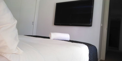 Lakeside Retreat & Business - Accommodation Brisbane 5