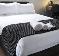 Lakeside Retreat  Business - Accommodation Brisbane