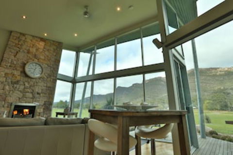 Ironstone Romantic Couples Retreat - Accommodation Brisbane 0