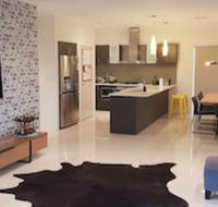 Big House in Melville - Accommodation Brisbane