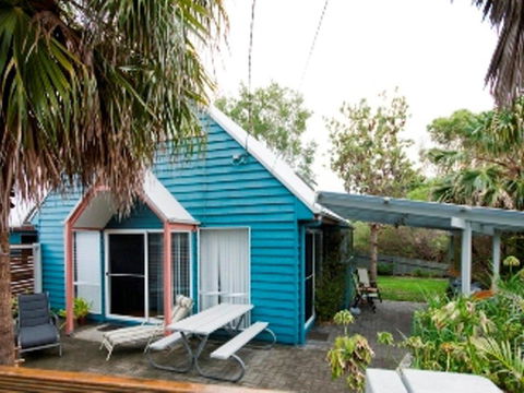 Affordable Twin Peaks 1 - Accommodation Brisbane 2