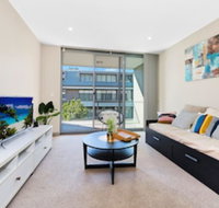 Spacious and Serene Apt in the Leafy Suburb - Accommodation Brisbane